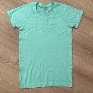 Lululemon mint green tshirt